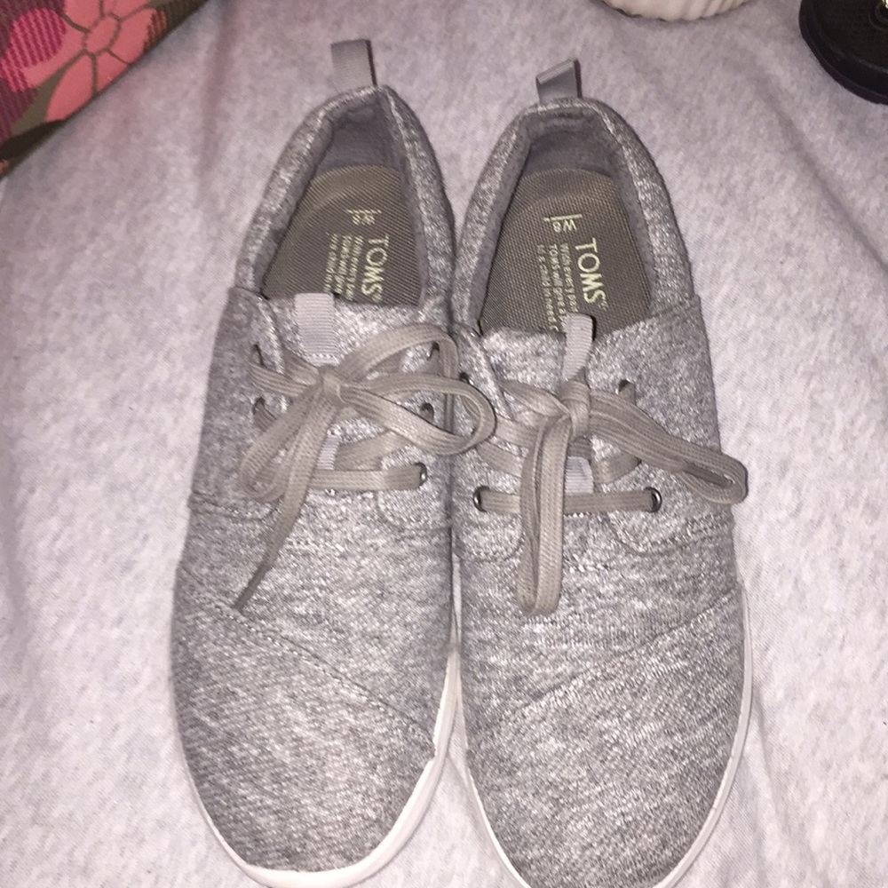 Toms sneakers